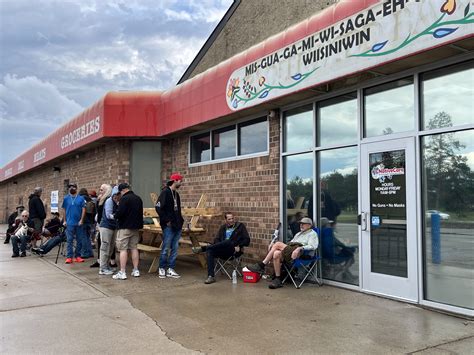 Hundreds visit Red Lake dispensary on first day of recreational marijuana sales
